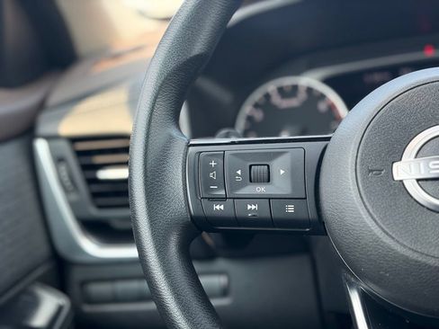 Used 2023 Nissan Rogue SV AWD/4WD image 23
