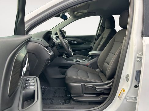 Used 2024 GMC Terrain SLE w/ Elevation Edition image 15