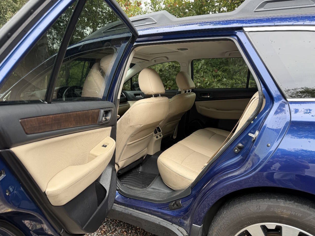 Used 2015 Subaru Outback 2.5i Limited AWD/4WD image 5