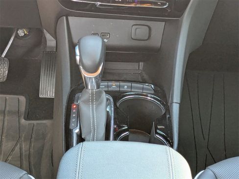 Used 2025 Buick Encore GX Avenir w/ Avenir Technology Package image 9