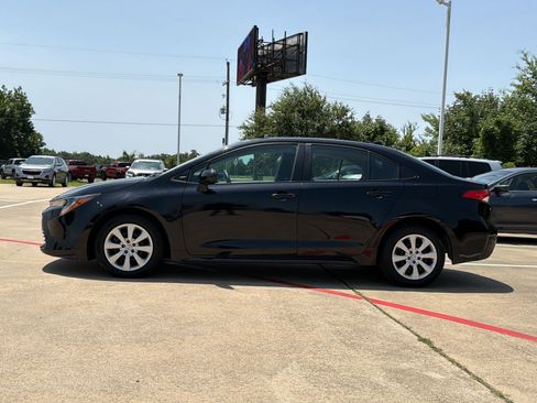 Used 2024 Toyota Corolla LE FWD image 2