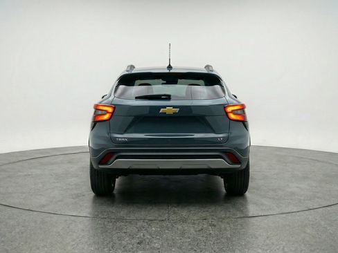 Used 2025 Chevrolet Trax LT image 7