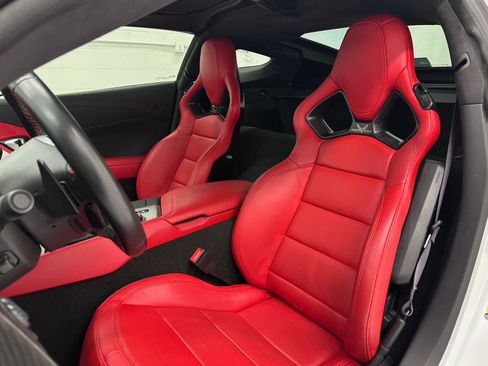 Used 2016 Chevrolet Corvette Z06 w/ 3LZ Preferred Equipment Group RWD image 13