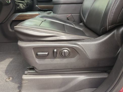 Used 2019 Chevrolet Silverado 1500 High Country w/ Technology Package RWD image 13