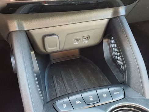Certified 2025 Chevrolet TrailBlazer LT AWD/4WD image 30