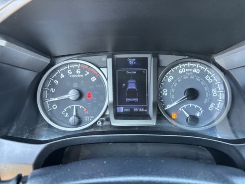 Used 2020 Toyota Tacoma TRD Off-Road AWD/4WD image 27
