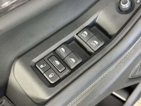 Used 2023 Jeep Grand Cherokee Laredo AWD/4WD image 22
