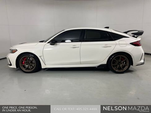 Used 2025 Honda Civic Type R image 9