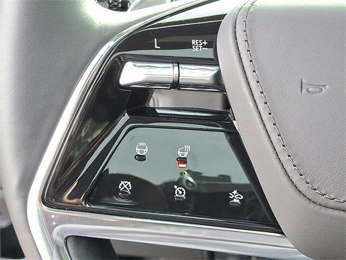 Certified 2025 Cadillac Escalade ESV Sport Platinum image 19