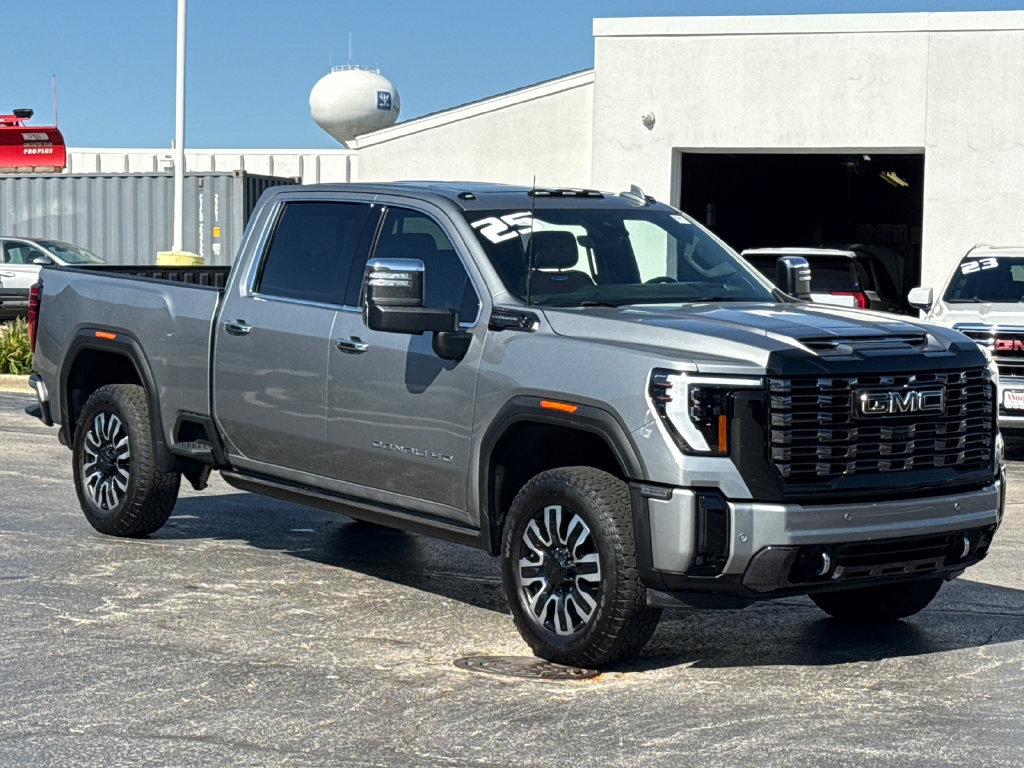 Certified 2025 GMC Sierra 2500 Denali Ultimate w/ Max Trailering Package AWD/4WD image 4