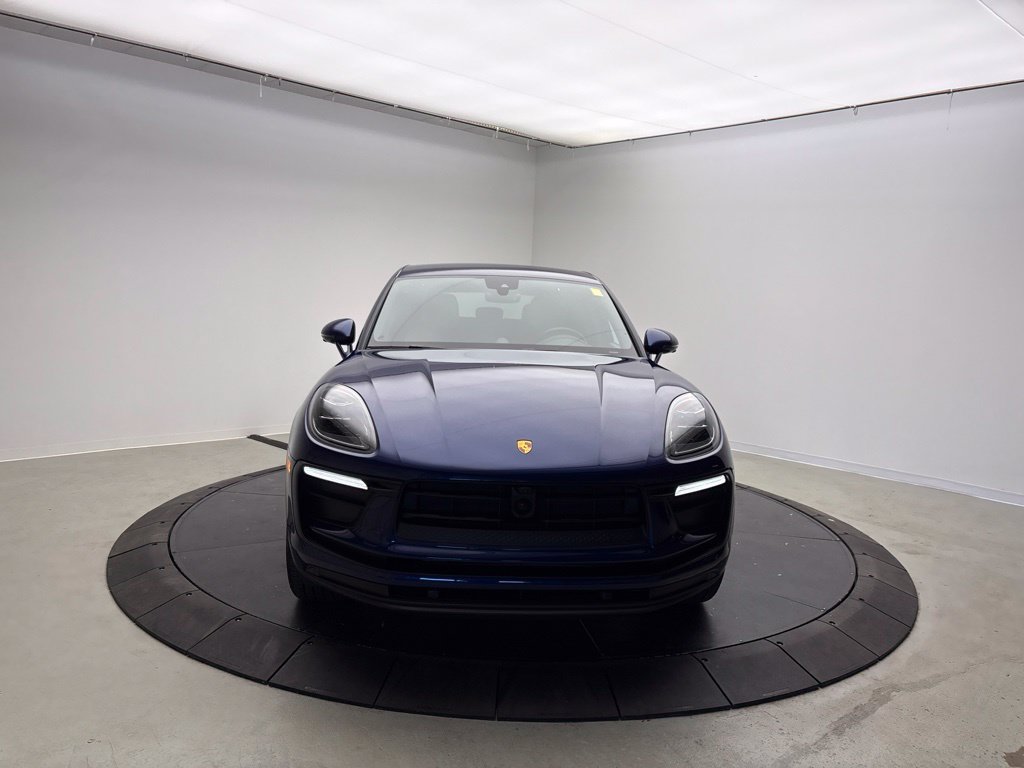 Certified 2026 Porsche Macan AWD/4WD image 10