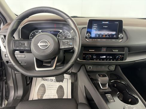 Used 2023 Nissan Rogue SV w/ SV Premium B Package AWD/4WD image 3