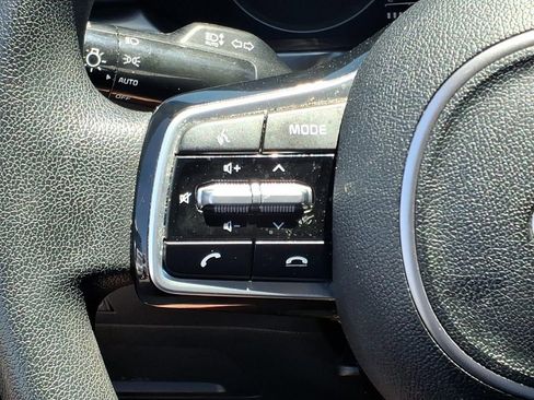 Used 2021 Kia Sorento LX FWD image 18