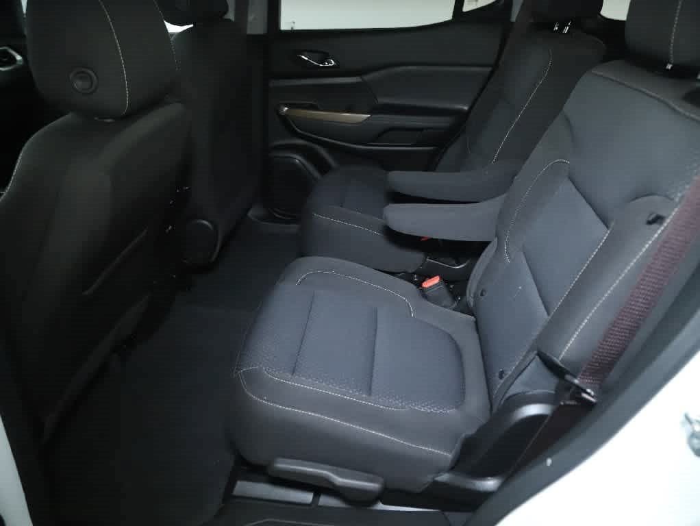 Used 2023 GMC Acadia SLE FWD image 14
