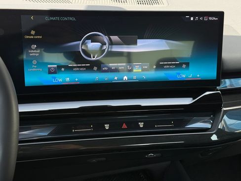 Used 2024 BMW i5 eDrive40i w/ Premium Package RWD image 30