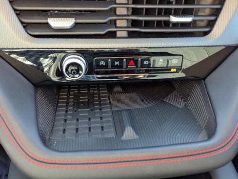 Used 2025 Ford Explorer ST-Line w/ Premium Package image 25