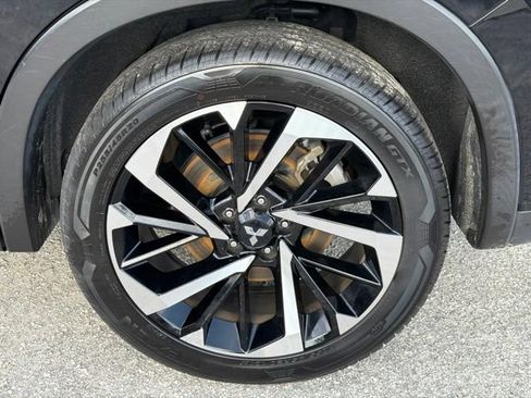 Used 2023 Mitsubishi Outlander SE FWD image 15