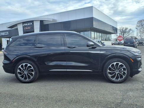 Used 2024 Lincoln Nautilus Reserve w/ Equipment Group 202A image 2