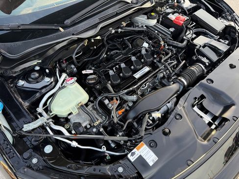 Used 2019 Honda Civic Touring image 31