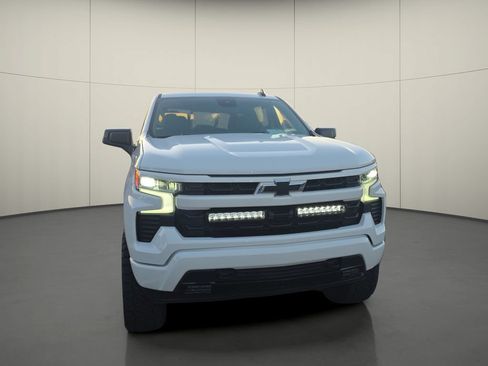 Used 2024 Chevrolet Silverado 1500 RST w/ Convenience Package II AWD/4WD image 2