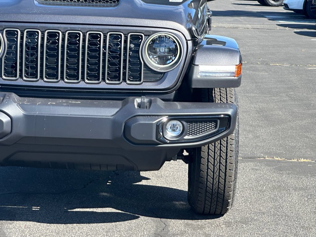 New 2026 Jeep Gladiator Sport AWD/4WD image 12