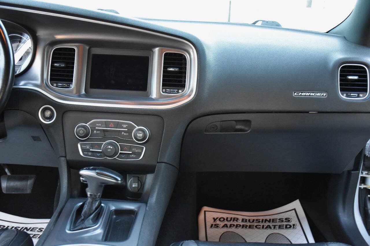 Used 2021 Dodge Charger SXT w/ Leather Interior Group RWD image 8