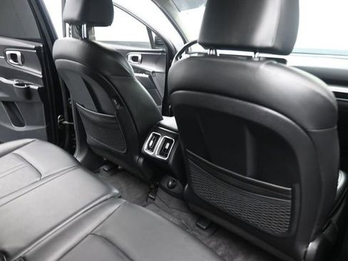 Used 2024 Kia Sorento S image 25