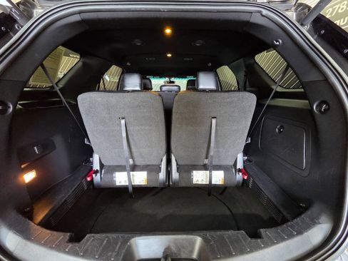 Used 2017 Ford Explorer XLT w/ Equipment Group 202A FWD image 28