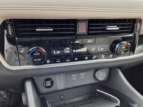 New 2025 Nissan Rogue SL w/ Tech Package image 12