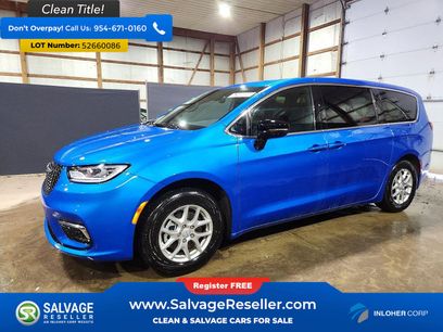 Used 2026 Chrysler Pacifica Select