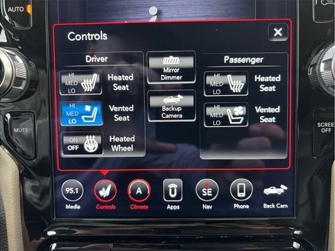 Used 2020 RAM 1500 Laramie AWD/4WD image 38