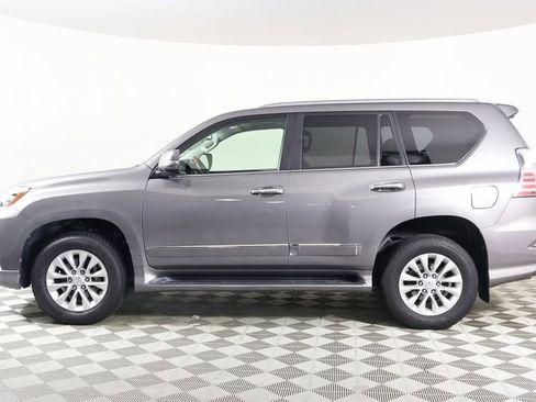 Used 2014 Lexus GX 460 image 2