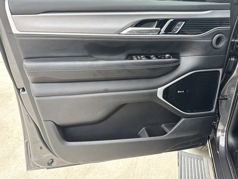 New 2026 Jeep Grand Wagoneer L Limited AWD/4WD image 10