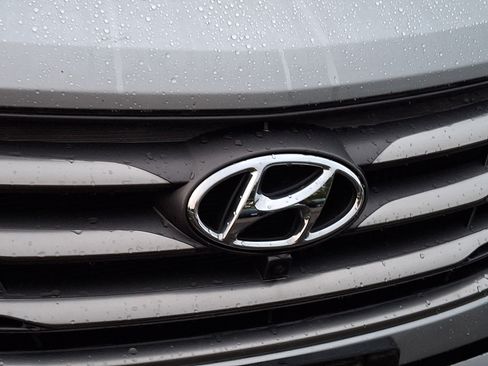 Used 2018 Hyundai Santa Fe Sport AWD/4WD image 8
