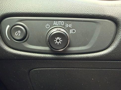 Used 2024 Chevrolet Malibu LT FWD image 17
