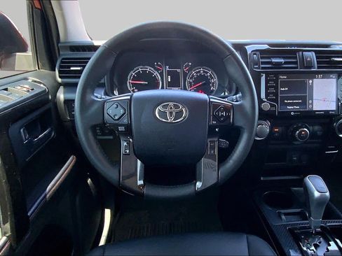 Used 2022 Toyota 4Runner TRD Off-Road Premium AWD/4WD image 6