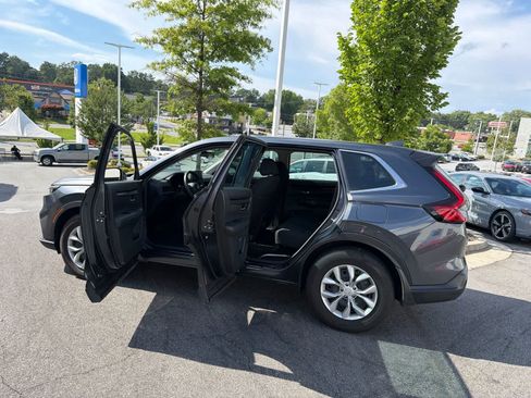 Used 2023 Honda CR-V LX image 19