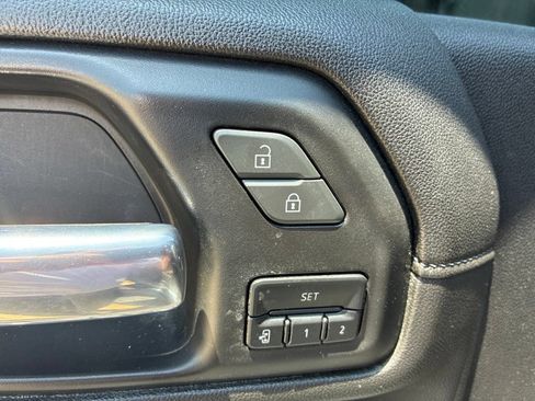 Used 2023 Chevrolet Silverado 2500 High Country AWD/4WD image 9