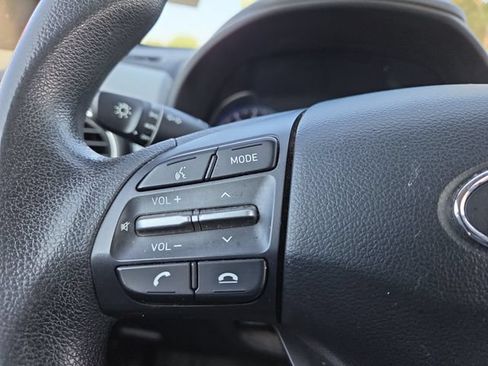 Used 2020 Hyundai Kona SE AWD/4WD image 16