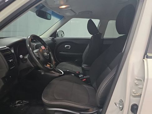 Used 2015 Kia Soul FWD image 14