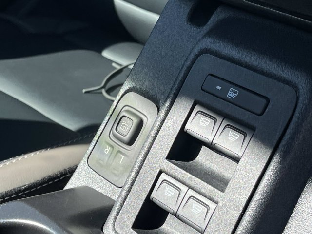 Used 2025 Ford Bronco Outer Banks AWD/4WD image 32