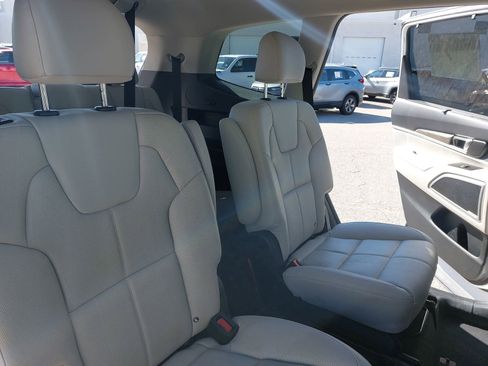 Used 2022 Kia Telluride EX w/ EX Premium Package AWD/4WD image 11