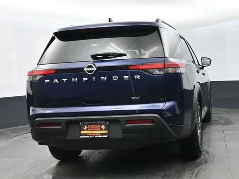 Used 2024 Nissan Pathfinder SV FWD image 8