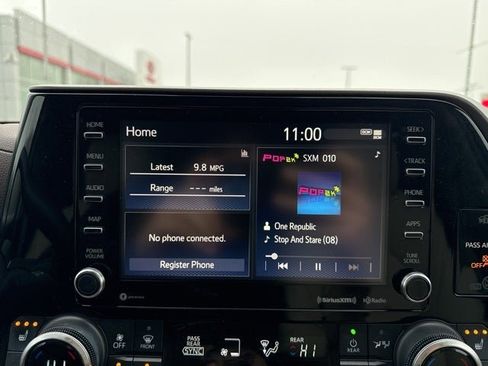 Certified 2021 Toyota Highlander XLE image 28