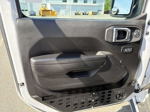 Used 2023 Jeep Gladiator Mojave w/ Cold Weather Group AWD/4WD image 23