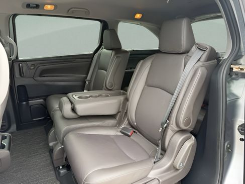 Certified 2024 Honda Odyssey Touring image 24