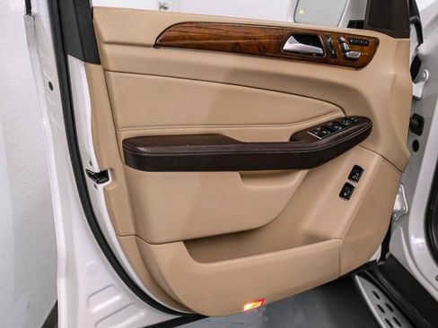 Used 2018 Mercedes-Benz GLS 450 4MATIC w/ Premium Package image 43