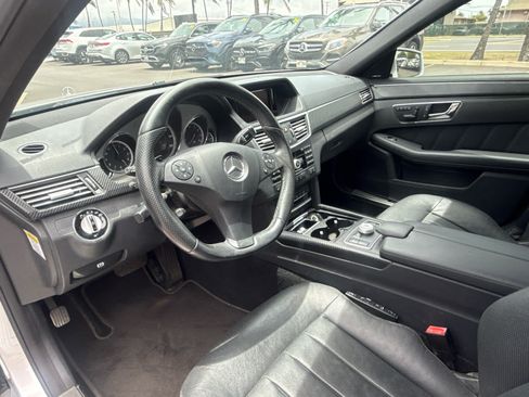 Used 2010 Mercedes-Benz E 550 Sedan image 9