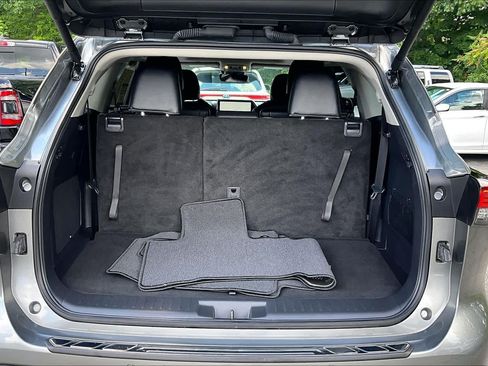 Used 2026 Toyota Highlander Limited AWD/4WD image 30