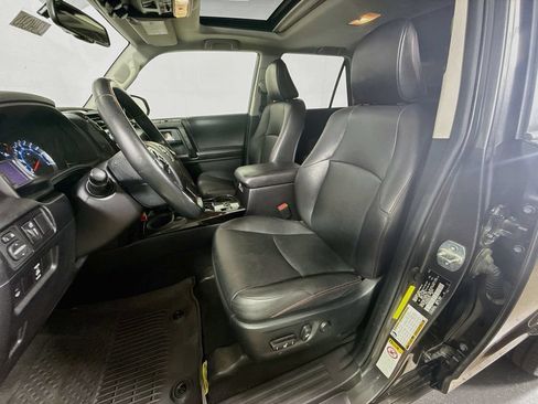 Used 2016 Toyota 4Runner Trail Premium AWD/4WD image 19